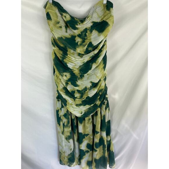 Chelsea28 Abstract Print Ruched Strapless Dress in Green Mineral Size Large - Picture 2 of 6